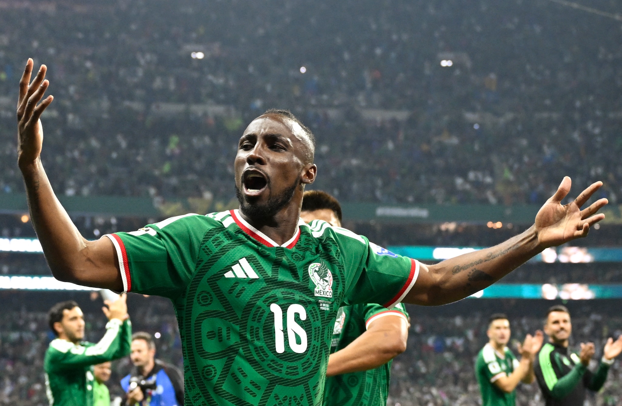T-8. Julian Quinones - Mexico (3 goals) (AFP)