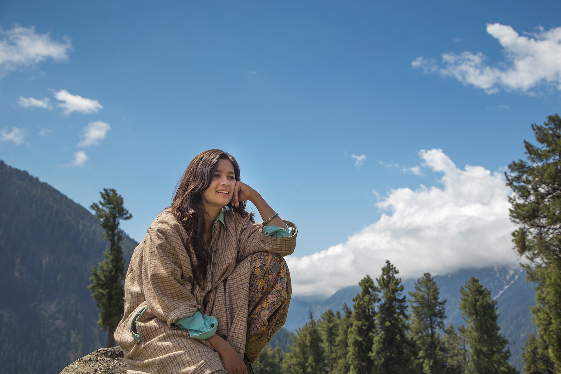 Highway: Alia Bhatt delivered a raw, deeply vulnerable performance in the film. Her career-defining role shattered her glamourous image, earning her the Filmfare Critics Award for Best Actress. (Image: IMDb)