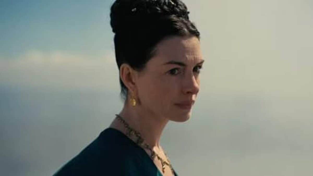 Anne Hathaway Is Giving Mother Energy In Etheral Prada Gown For The Odyssey