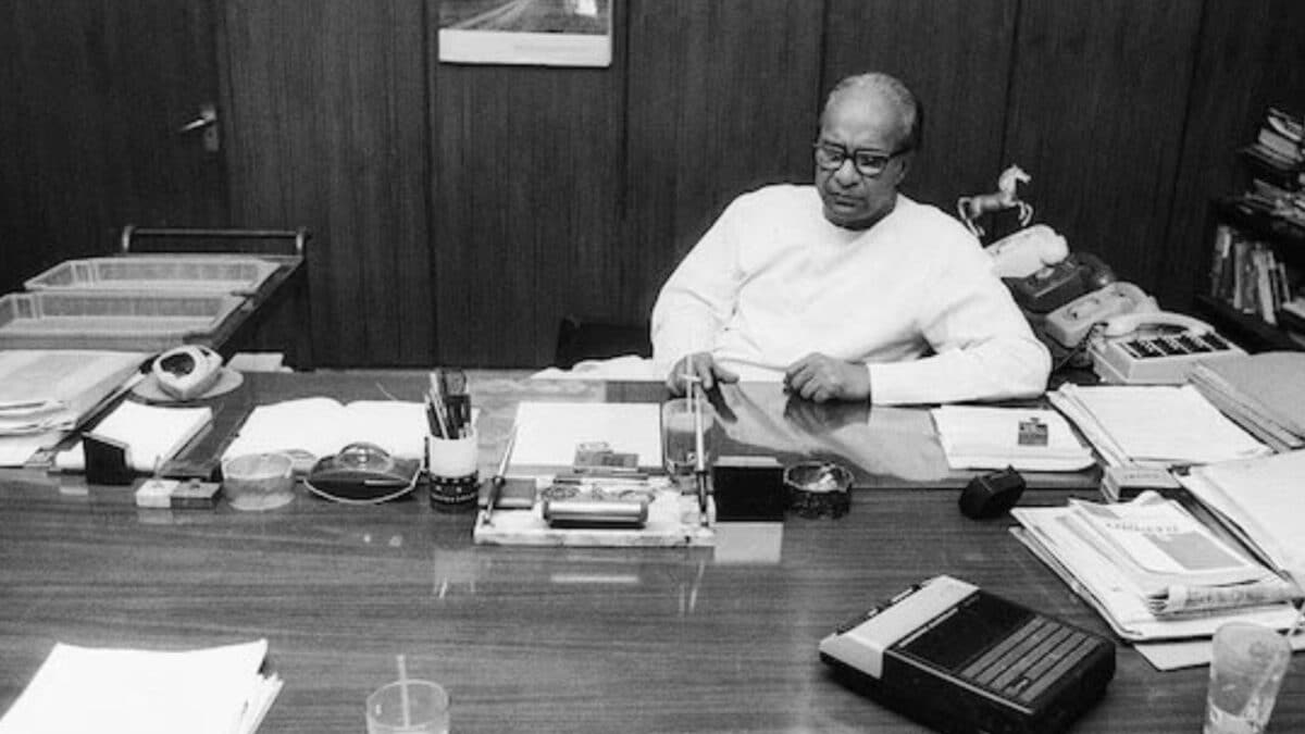 Inside The Dakota Daredevil Mission: How Biju Patnaik Defied Dutch Threats To Save Indonesia’s Founders