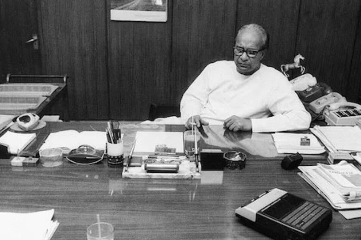 Inside The Dakota Daredevil Mission: How Biju Patnaik Defied Dutch Threats To Save Indonesia’s Founders