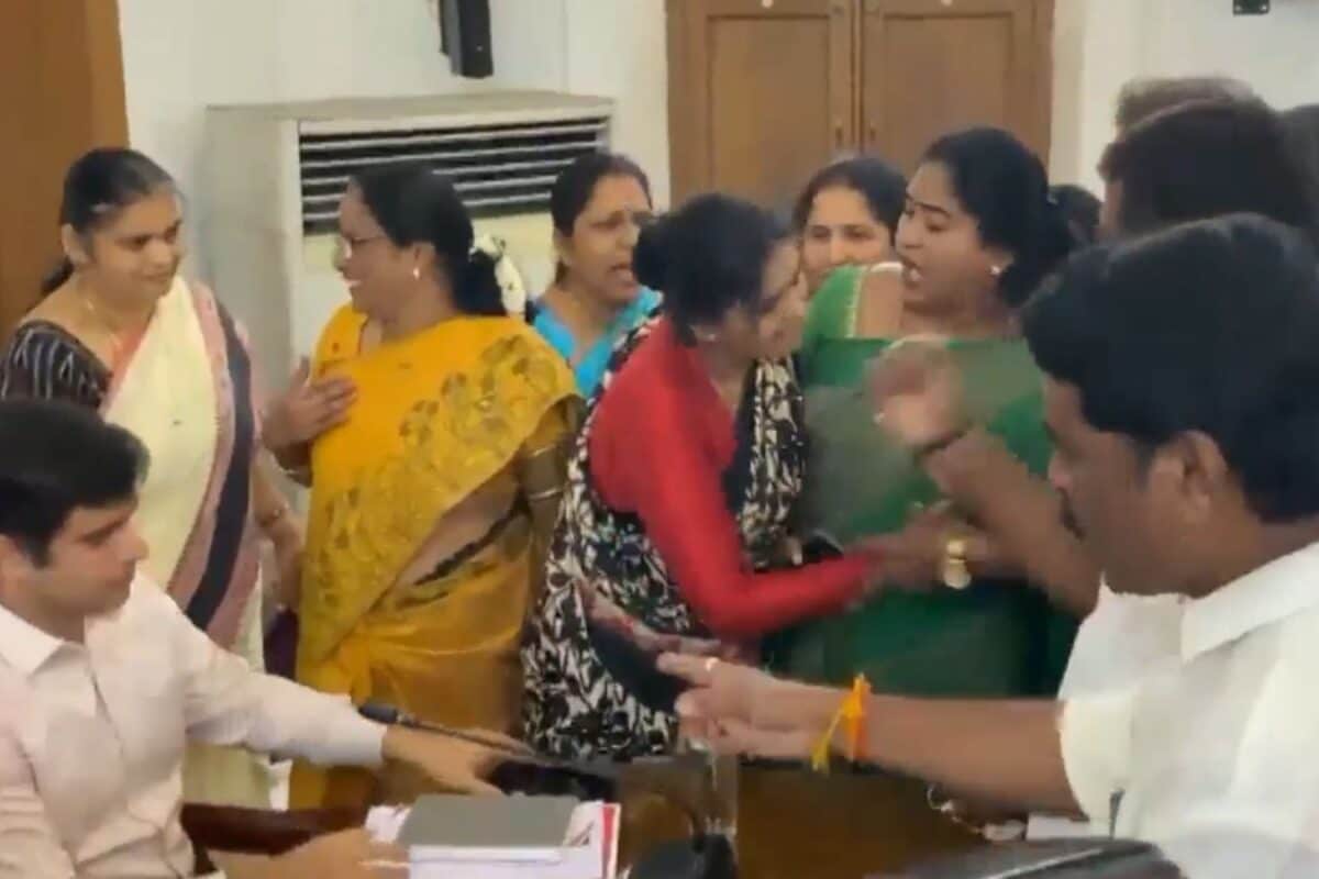 Coimbatore Council Clash: Congress, DMK Face Off Over Corruption Allegations | WATCH