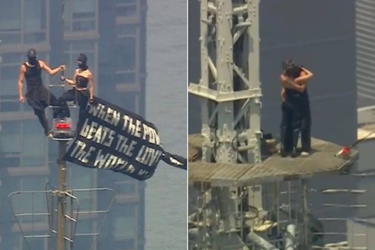 Love In The Air! Man Proposes Atop New York's Empire State Building, She Says 'Yes' | Watch