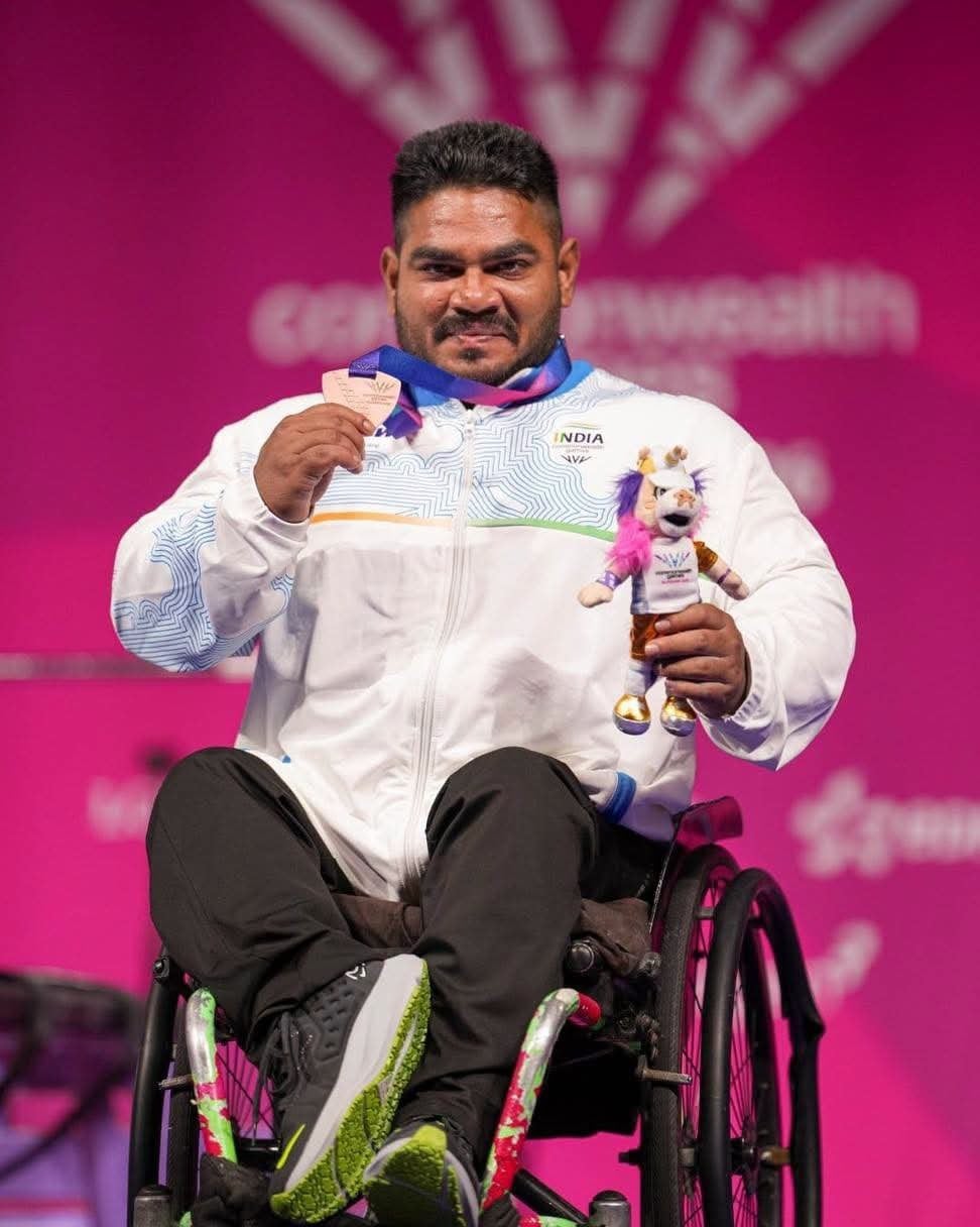 Jhandu Kumar (Bronze): Jhandu Kumar opened India’s medal tally in Glasgow with a bronze in para powerlifting. Competing in the heavyweight category, he recorded a best lift of 190kg. His early success set the tone for India’s campaign and provided momentum for the rest of the contingent.