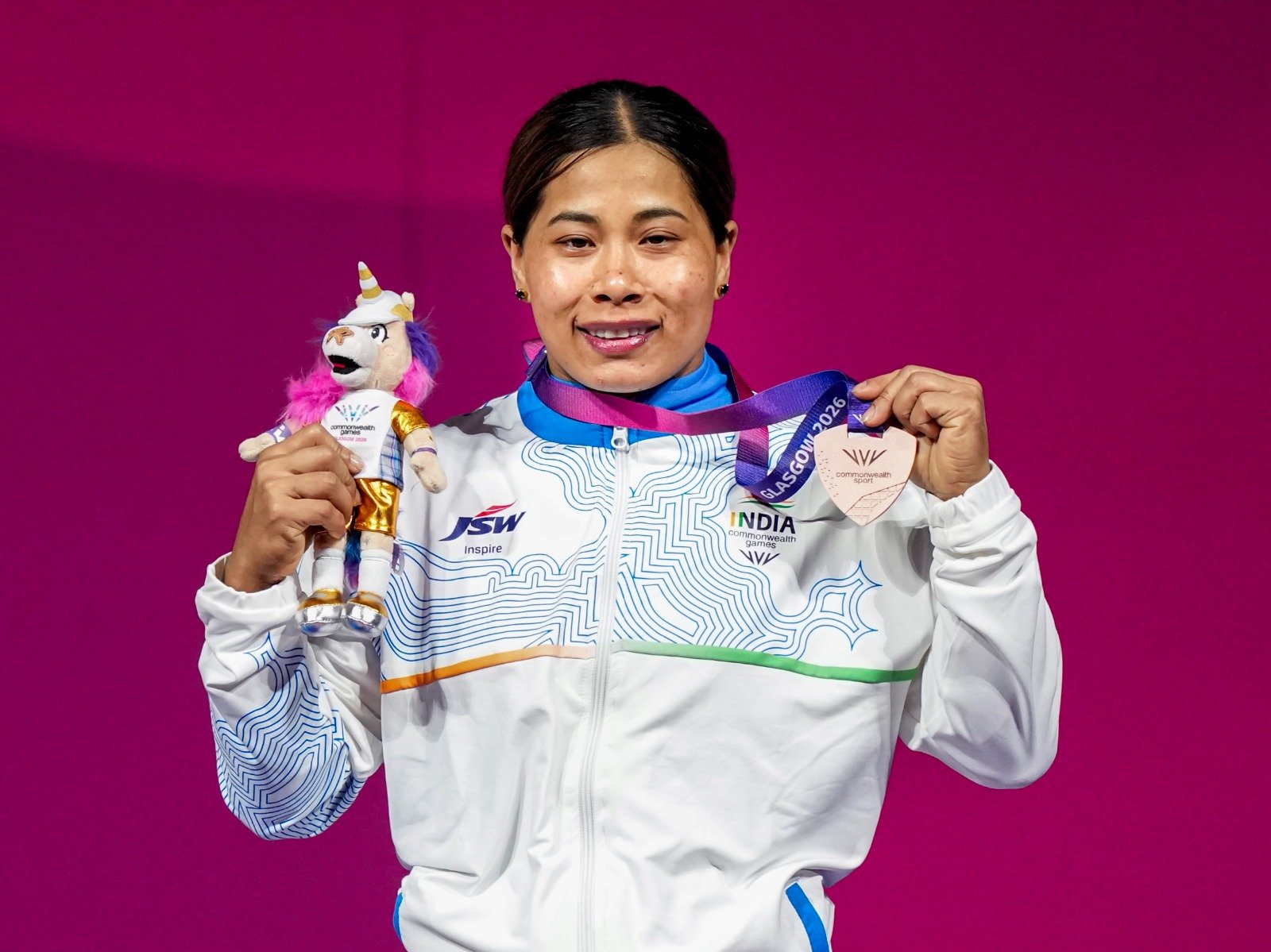 Bindyarani Devi (Bronze): Bindyarani Devi secured a bronze medal in the women’s 58kg weightlifting category. With a total lift of 199kg, she delivered a consistent performance under pressure. This marked her second Commonwealth Games medal, underlining her experience and reliability on the international stage.