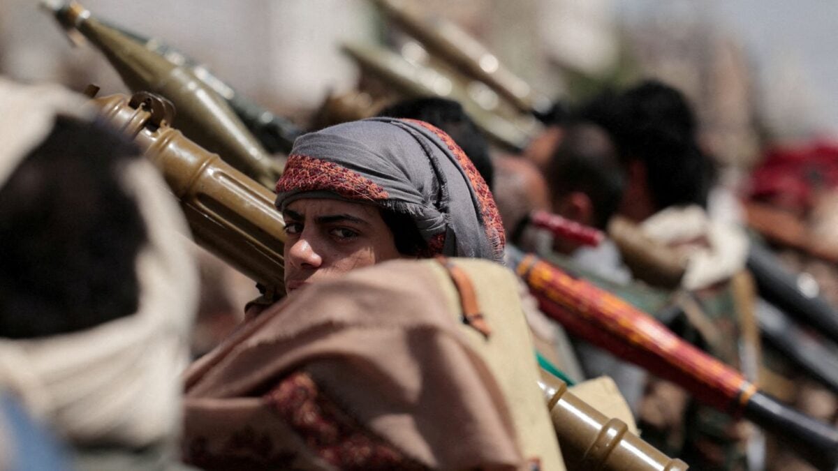 Iran Sends IRGC Commanders, Missiles to Yemen