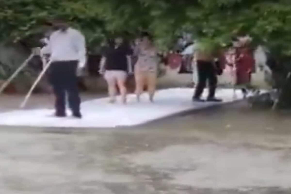 From Titanic To IIT-anic: Flooded Campus In Roorkee Sees Students ‘Engineer’ Innovative Transport | Watch