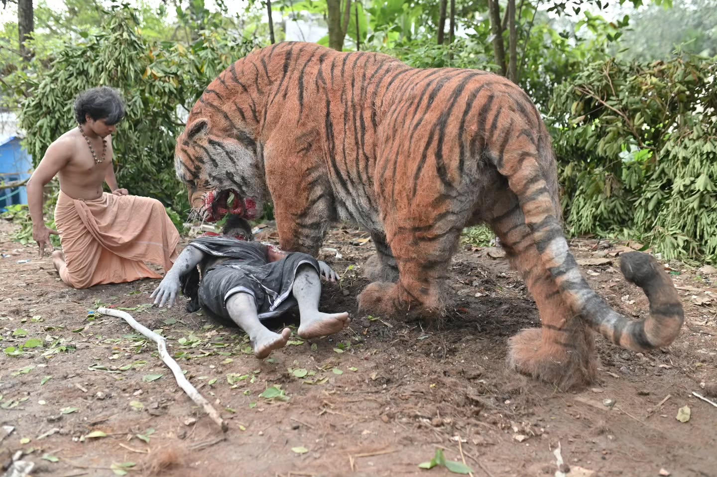The tiger looks strong and alert. The stripes feel sharp, the face intense, and the fur has a texture that makes it look real – you almost forget that it is made from waste. (Image: Instagram/@gypsy_art) The tiger looks strong and alert. The stripes feel sharp, the face intense, and the fur has a texture that makes it look real – you almost forget that it is made from waste. (Image: Instagram/@gypsy_art)