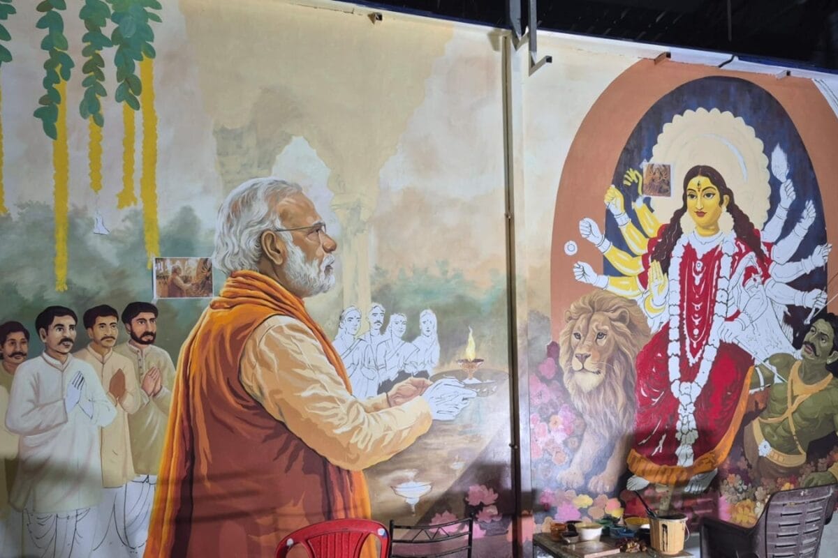 Kolkata's Chorebagan Sarbojonin Durga Puja Committee Pays Artistic Tribute To PM Narendra Modi