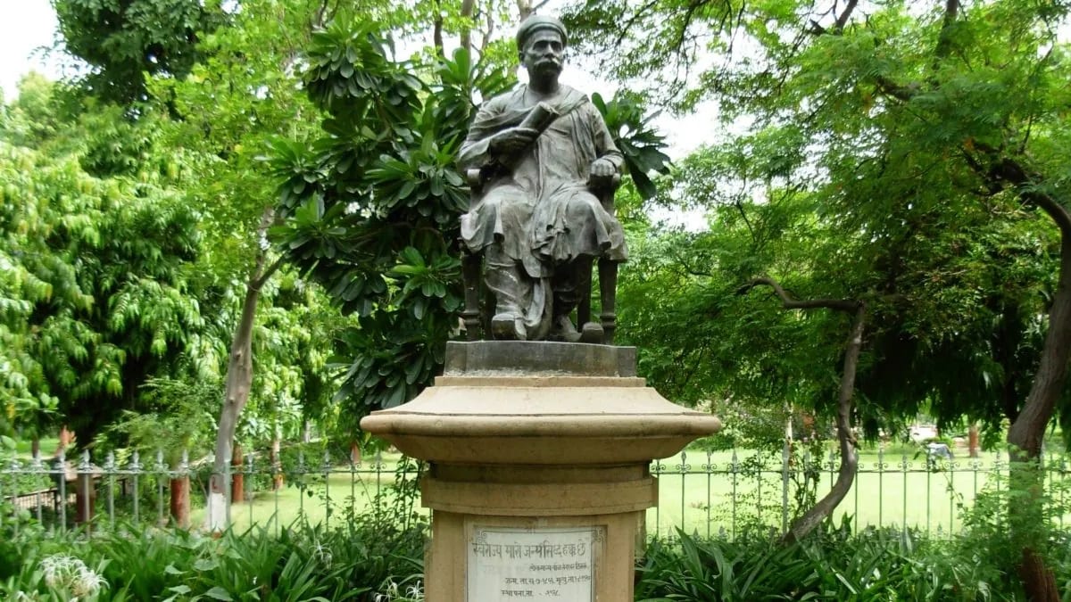 For Tilak, the pen was as powerful as any political movement. Through his Marathi newspaper Kesari and English weekly The Mahratta, he challenged British rule, encouraged political awareness and inspired Indians to unite for freedom. His bold editorials turned journalism into a powerful voice against colonial oppression.