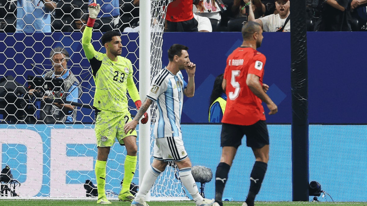 Messi MISSES Another Penalty In Argentina's Round Of 16 Clash Vs Egypt | WATCH