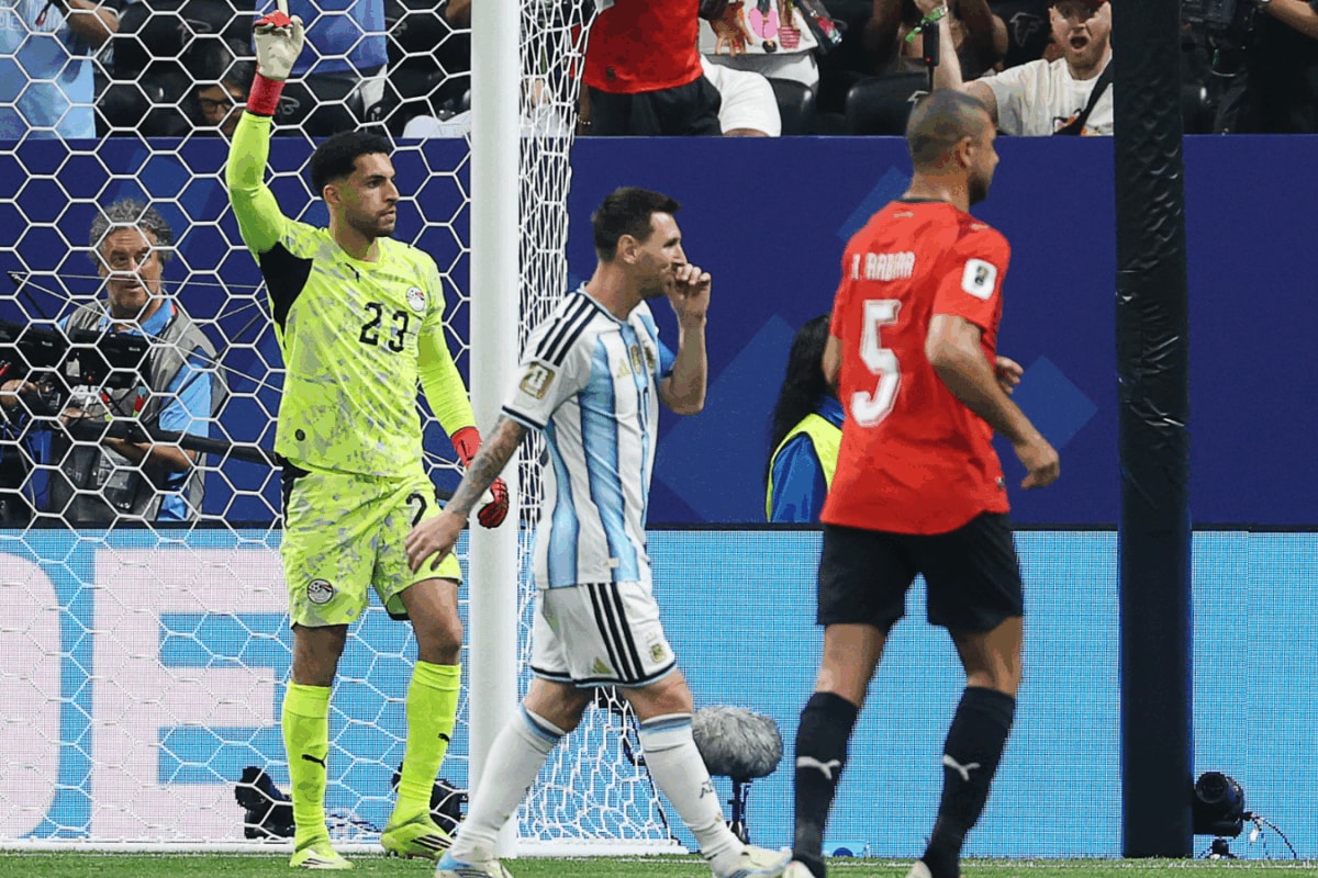 Messi MISSES Another Penalty In Argentina's Round Of 16 Clash Vs Egypt | WATCH