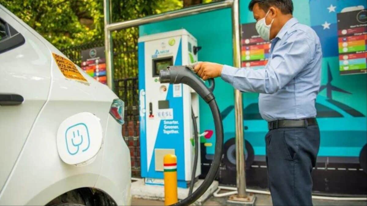 Delhi EV Buyers Must Apply For Subsidy Within 30 Days Of RC Generation, Portal To Go Live In A Week