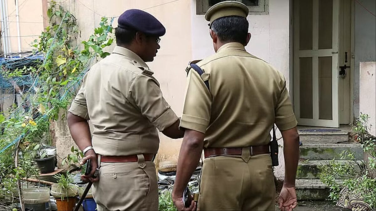 Bengaluru MBA Graduate Held for Counterfeit Currency, Hid in Bed Box