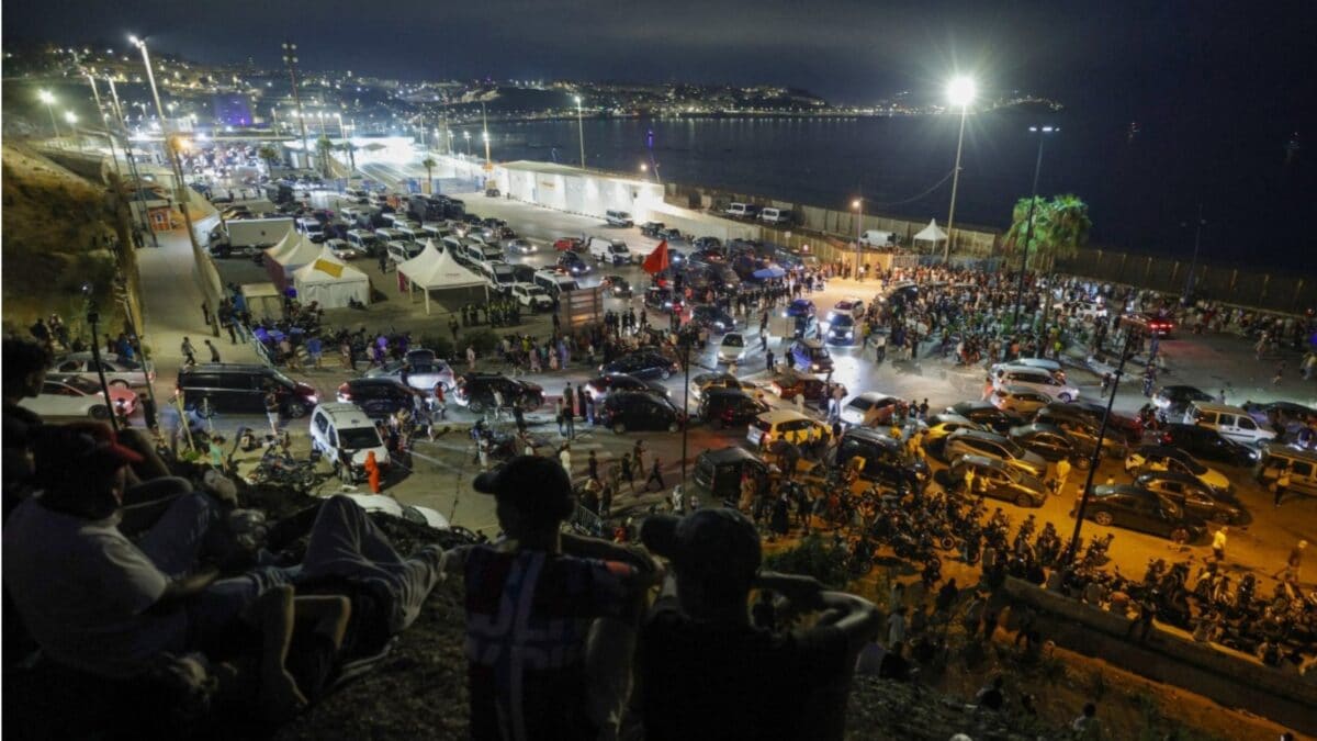 9 Dead As Hundreds Swim Into Spain's Ceuta From Morocco; Madrid Deploys Army Amid Migrant Surge