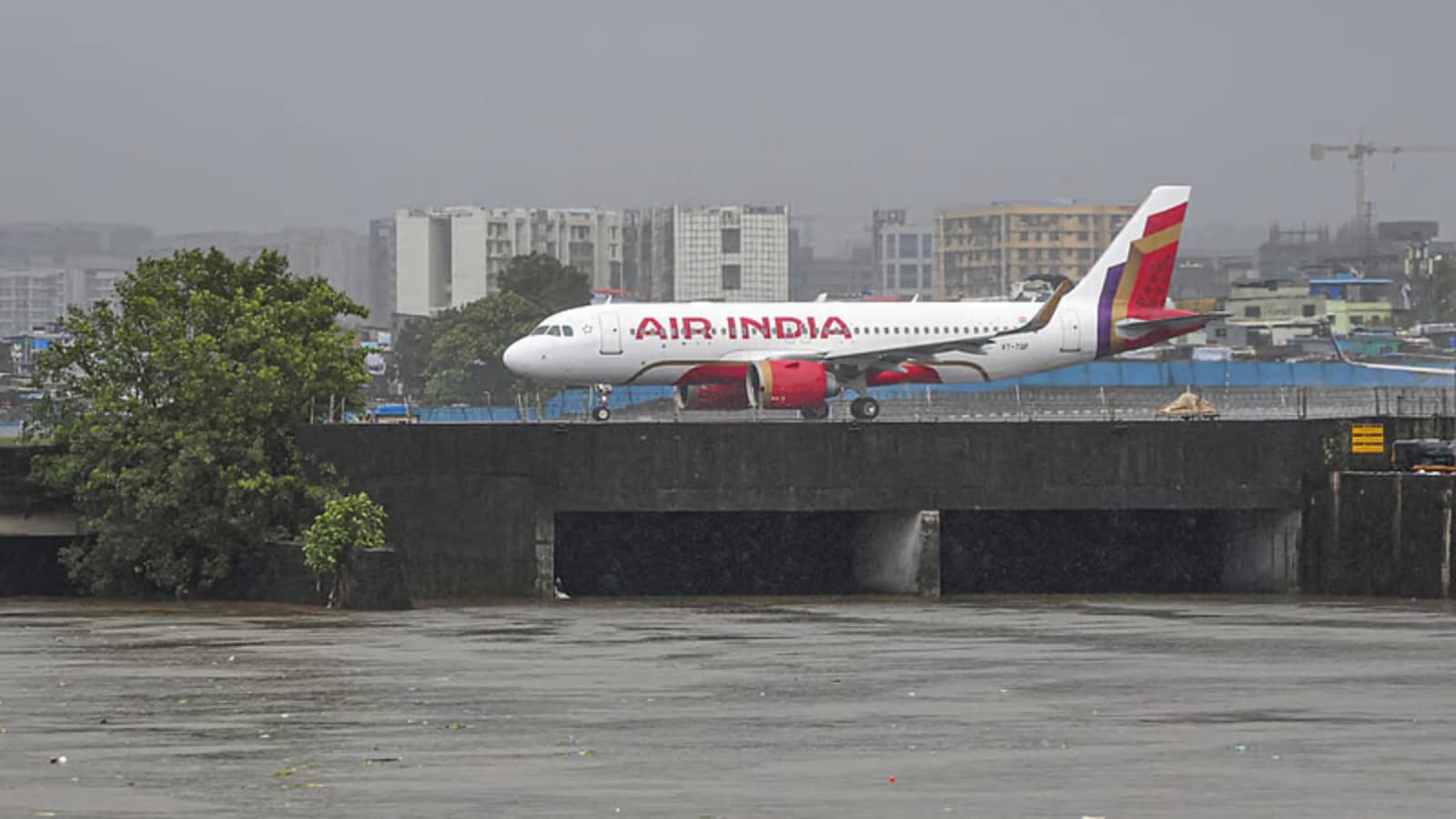 Mumbai rains flight travel 2026 07 3bf408f00f09076c38a5ec7c01d9178d