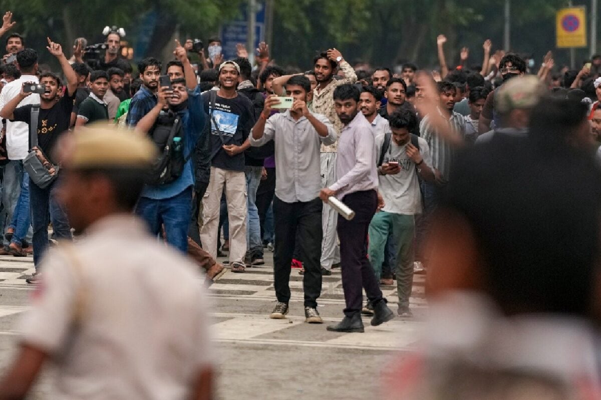 CJP Protesters Pelt Stones At Police Near Jantar Mantar; Area Cleared, Say Cops