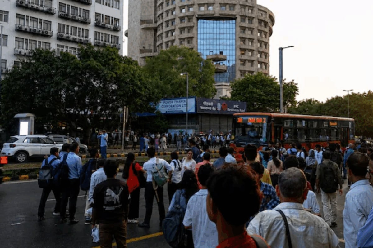 ‘Walking Is The New Commute’: Delhi Office-Goers Feel The Heat Of Jantar Mantar Protest