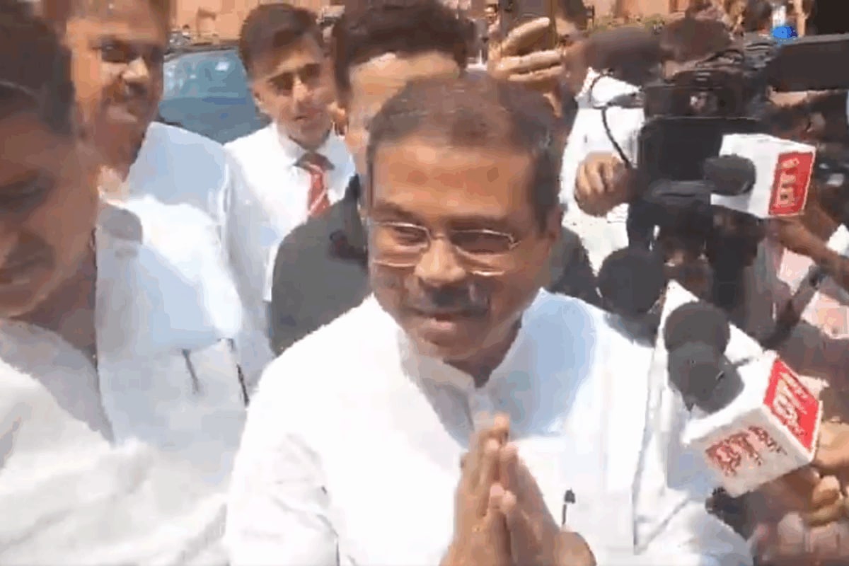 ‘Dharmendra Pradhan Zindabad’: NDA MPs Give Heroic Welcome To Ex-Union Minister In Parliament | Video