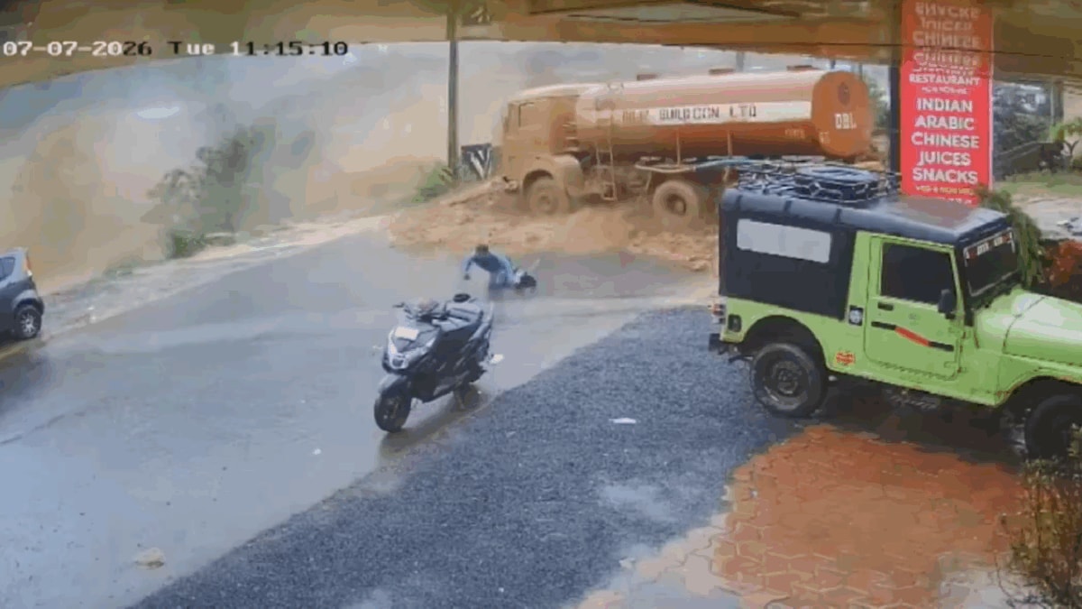 'Run Fast': 3 Escape By Seconds As Wayanad Landslide Pushes Tanker Towards Them | Video