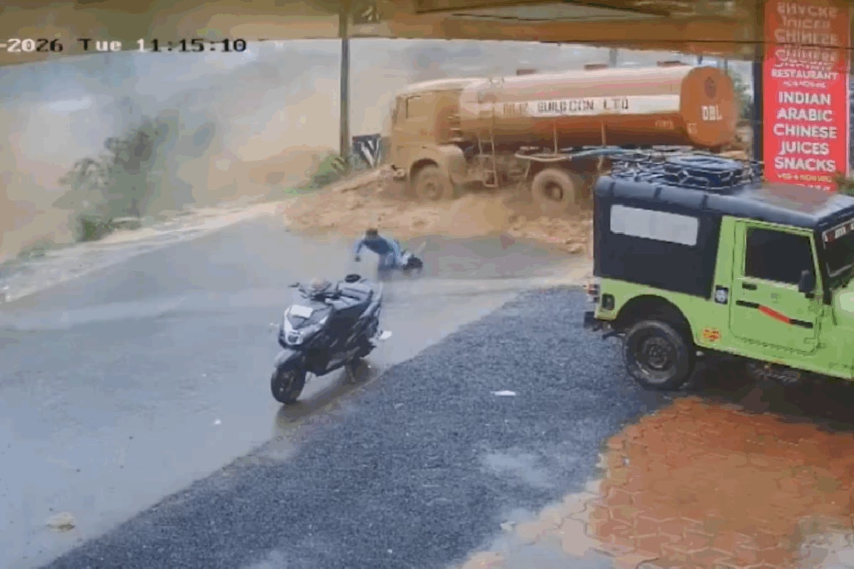 'Run Fast': 3 Escape By Seconds As Wayanad Landslide Pushes Tanker Towards Them | Video