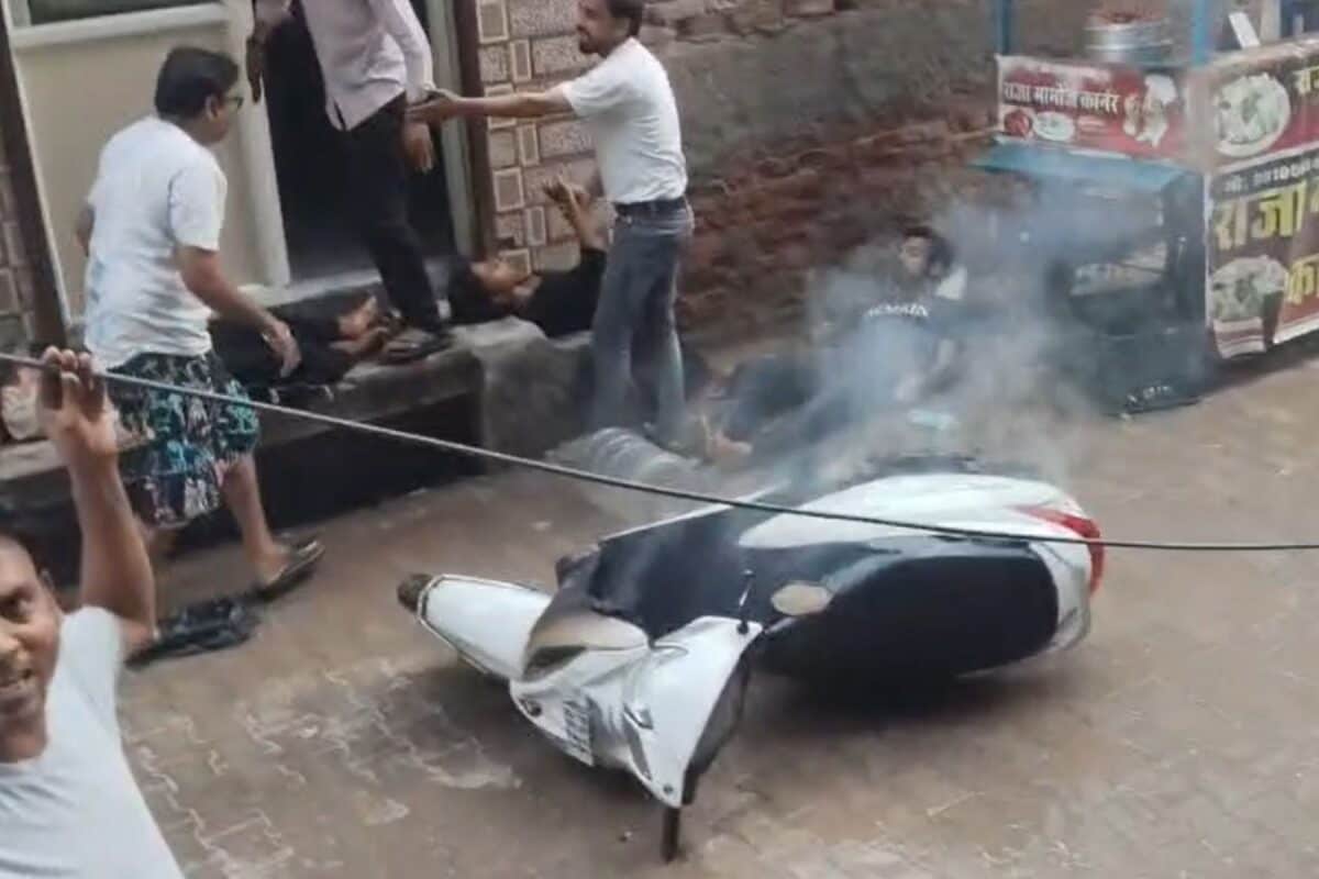 Live Wire Falls On People In Noida's Sector 63 Injuring 5, Sets Scooter On Fire
