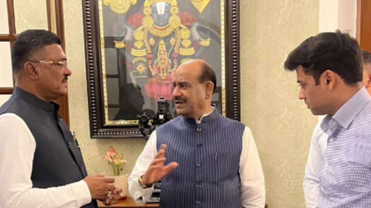Inside Operation Tiger: Photos Emerge Of Uddhav Camp's 6 Rebel MPs Meeting Om Birla Before Exit