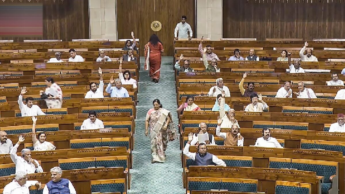 Parliament Returns as Paper Leak Bill Tops Agenda