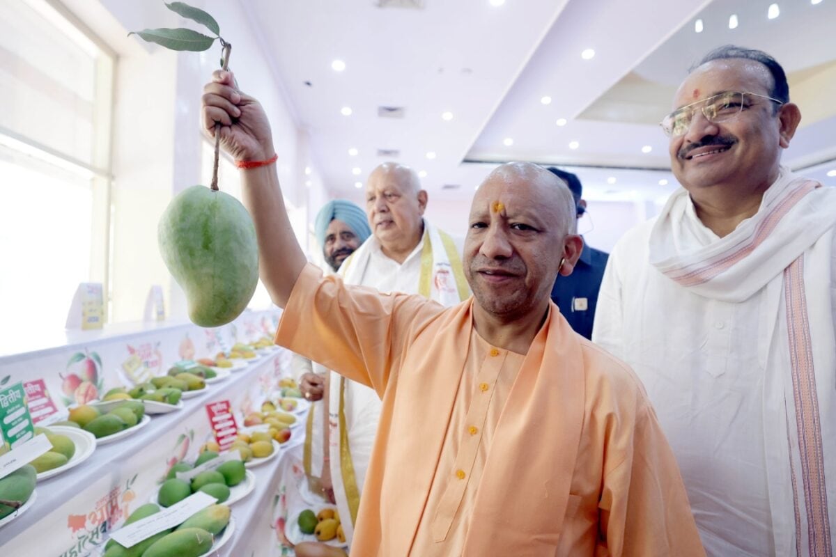 UP Mangoes Must Meet 'Highest Standards of Quality, Trust' and Global Benchmarks: CM