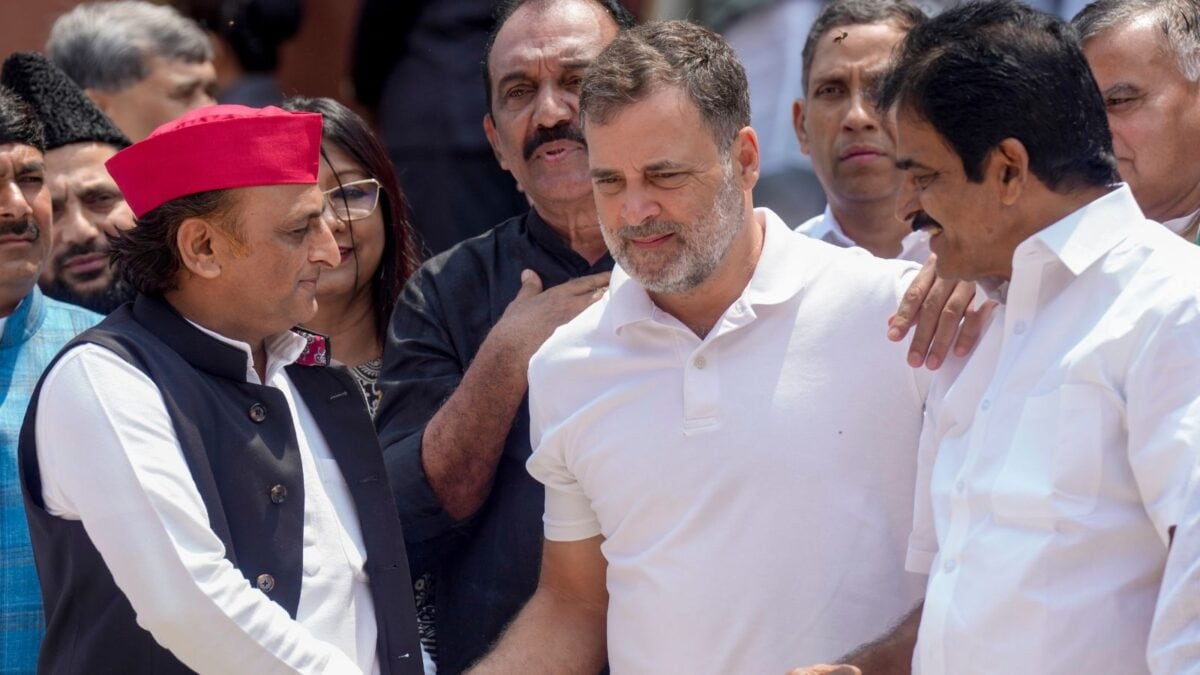 Rahul-Akhilesh Revive 'UP Ke Ladke' at NEET Protest
