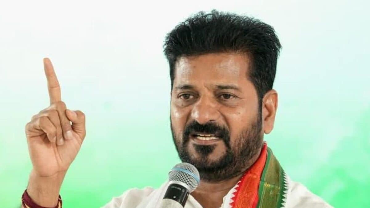 தேர்தலில் போட்டியிடும் வயது வரம்பை 21 ஆக குறைக்க தெலங்கானா தீர்மானம்