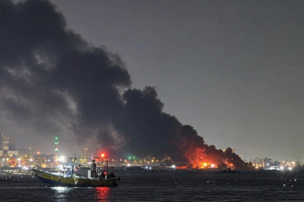 Bahrain Sounds Sirens as US Strikes Iran to Keep Strait of Hormuz Open
