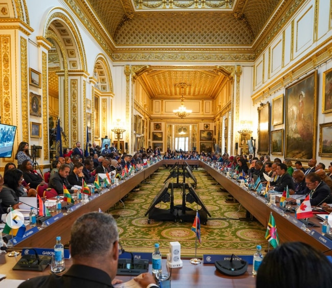 Why Is It Called The Commonwealth?The word "Commonwealth" literally means "the common good" or shared well-being. The idea is that member countries work together for mutual benefit while remaining completely independent. Unlike the European Union, the Commonwealth has no shared laws, parliament or currency. Why Is It Called The Commonwealth?The word "Commonwealth" literally means "the common good" or shared well-being. The idea is that member countries work together for mutual benefit while remaining completely independent. Unlike the European Union, the Commonwealth has no shared laws, parliament or currency.