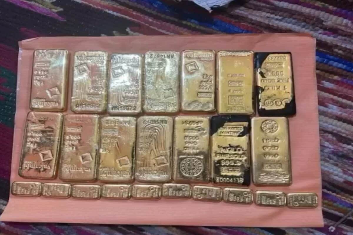 Rs 29 Crore Cash, 15 kg Gold Found During Raid At E Bus Driver's Relative's Home In Bengal's Birbhum