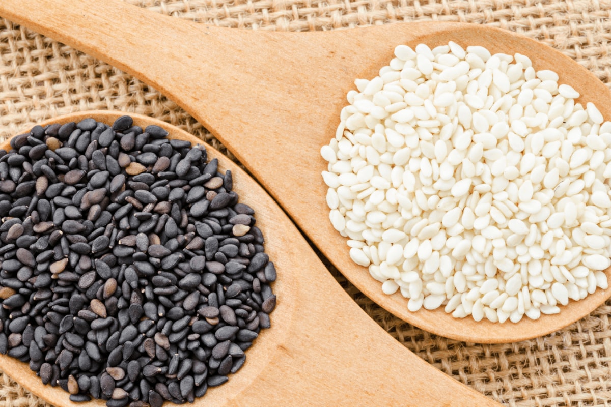 Black Vs White Sesame: Nutrition, Benefits And Key Differences Explained