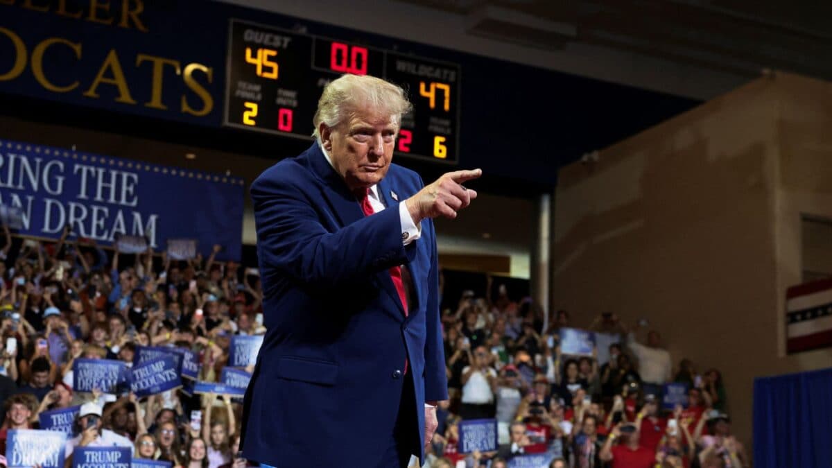 US pauses strikes on Iran after 13 nights, warns escalation