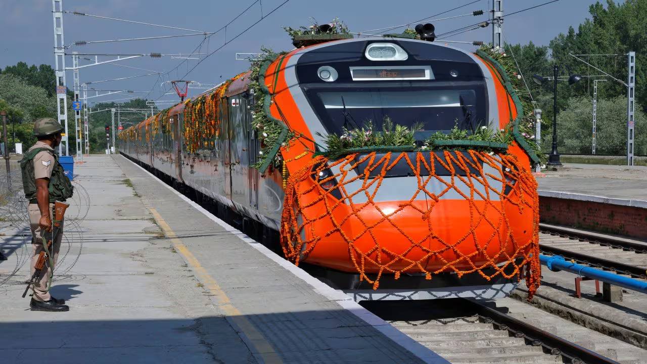 Udaipur City-Asarva (Ahmedabad) Vande Bharat: Journey Time: 4 hours 15 minutes | Distance: 296 km Currently the shortest Vande Bharat route in India, this train connects the City of Lakes with Ahmedabad. It is ideal for travellers exploring Rajasthan and Gujarat. It significantly cuts travel time while offering a comfortable ride between the two popular cities. Udaipur City-Asarva (Ahmedabad) Vande Bharat: Journey Time: 4 hours 15 minutes | Distance: 296 km Currently the shortest Vande Bharat route in India, this train connects the City of Lakes with Ahmedabad. It is ideal for travellers exploring Rajasthan and Gujarat. It significantly cuts travel time while offering a comfortable ride between the two popular cities.