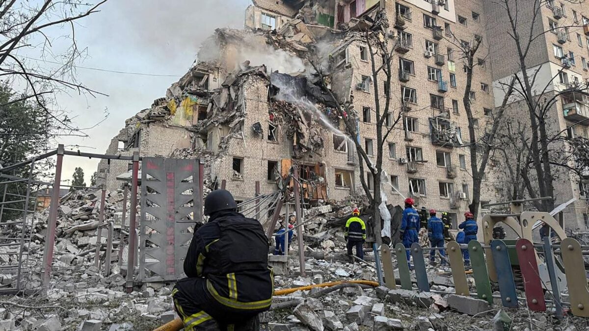 Deadly Russian Attack On Kyiv Kills 27 As Drones, Missiles Pound City; Zelenskyy Vows To Retaliate