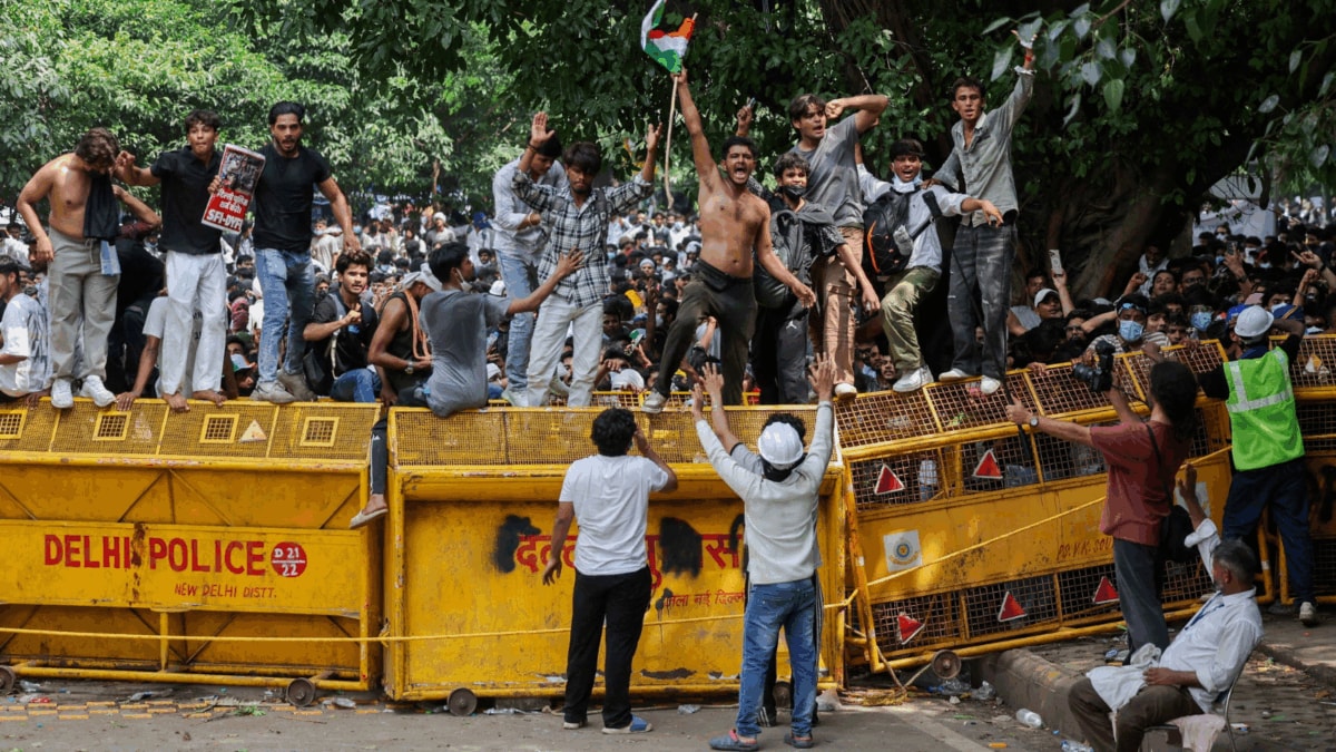 'Do You Want PM Modi to Resign?' Masked Men Assault Bengaluru Teen For Joining NEET Protest