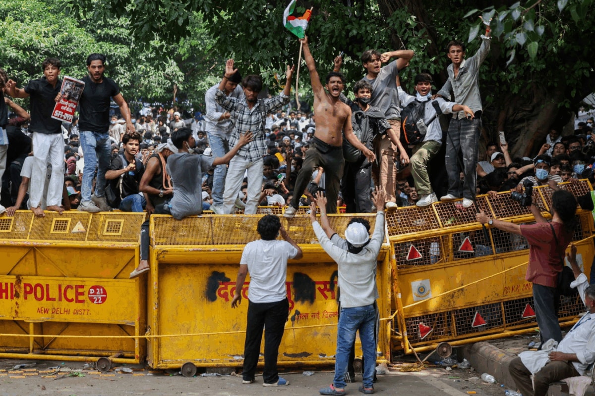 'Do You Want PM Modi to Resign?' Masked Men Assault Bengaluru Teen For Joining NEET Protest