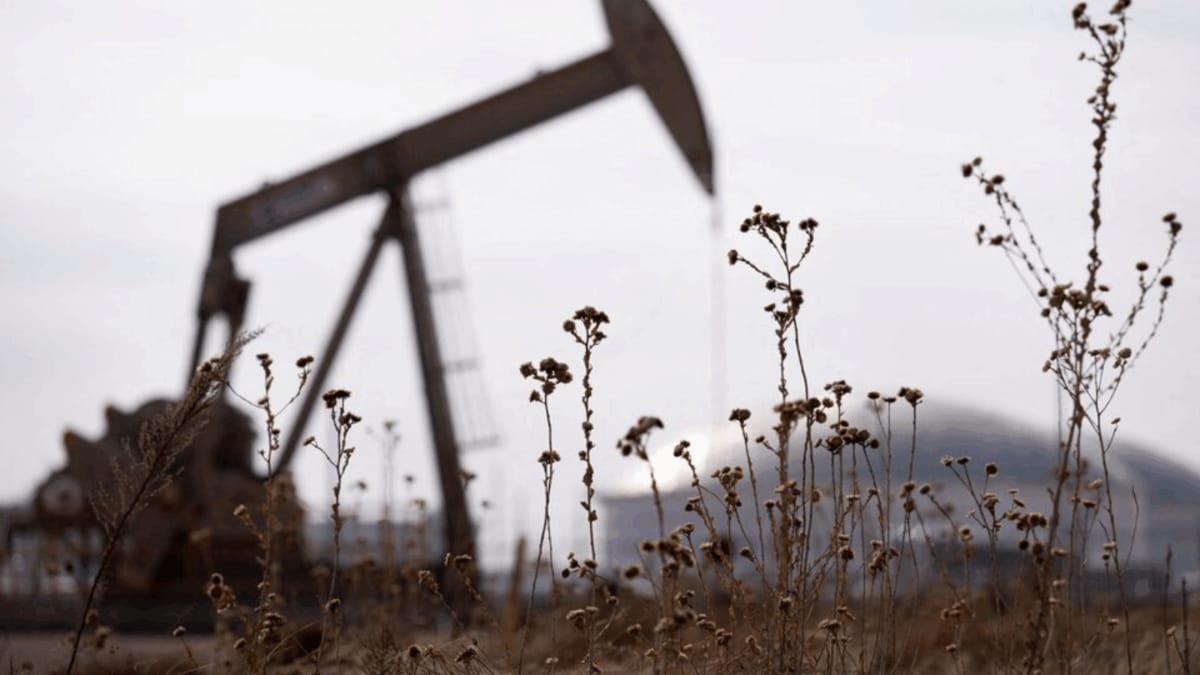 Oil Prices Surge To 4-Week High As US-Iran Tensions Flare Up, Brent Crude Trades Above $80 | Details