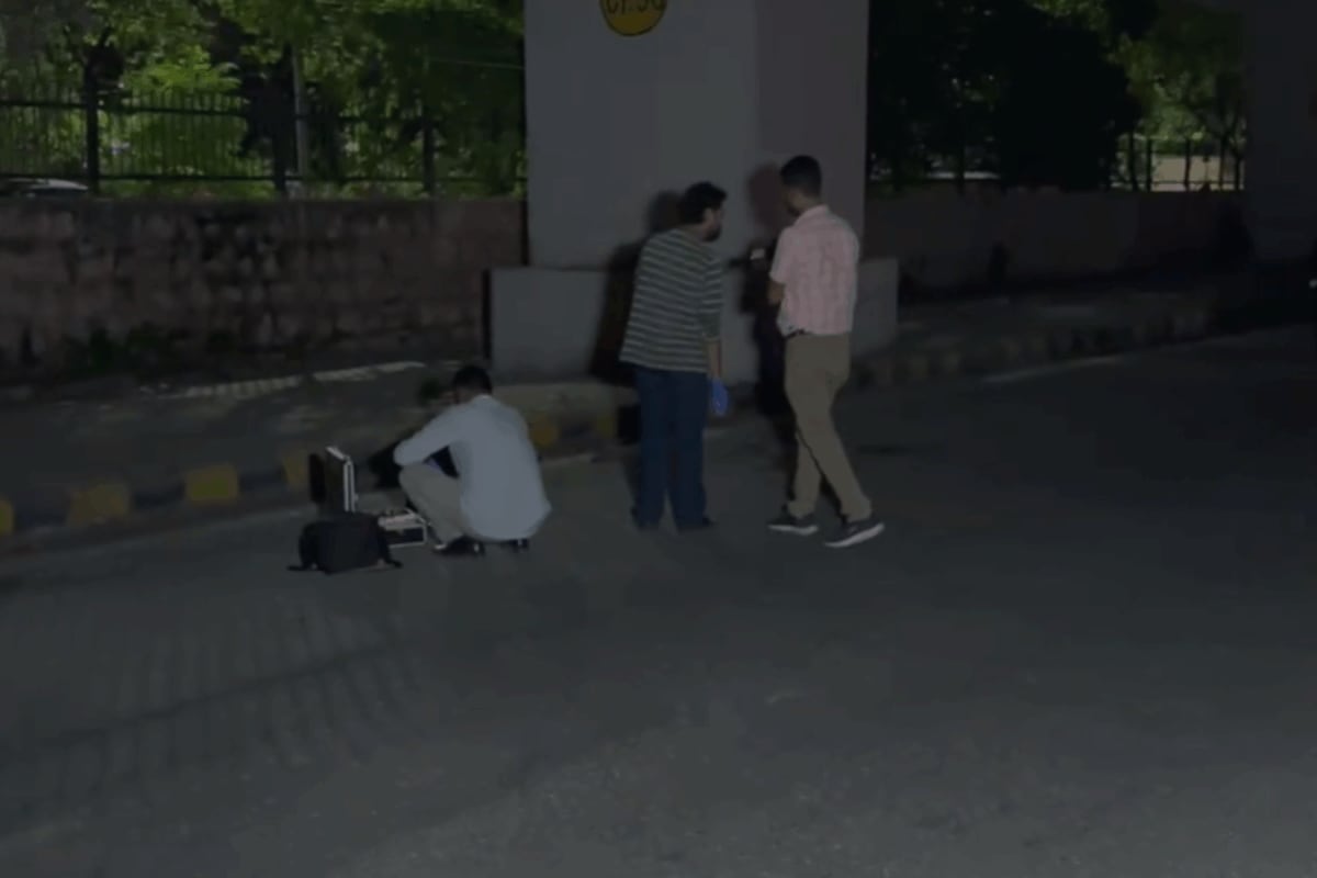 On Scooter, Delhi Police Constable Shoots Wife Dead Over Domestic Dispute, Flees Spot