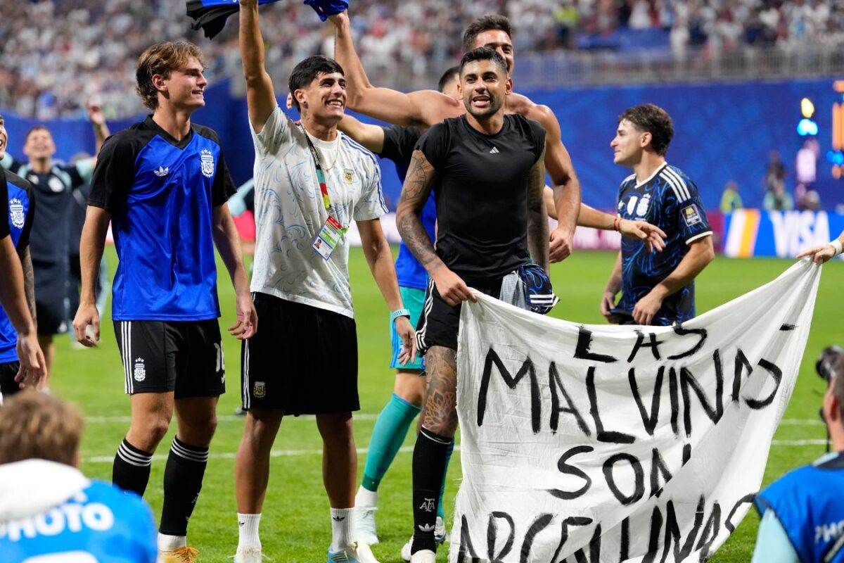 White House Defends Argentina Footballers Following Falklands Banner Controversy