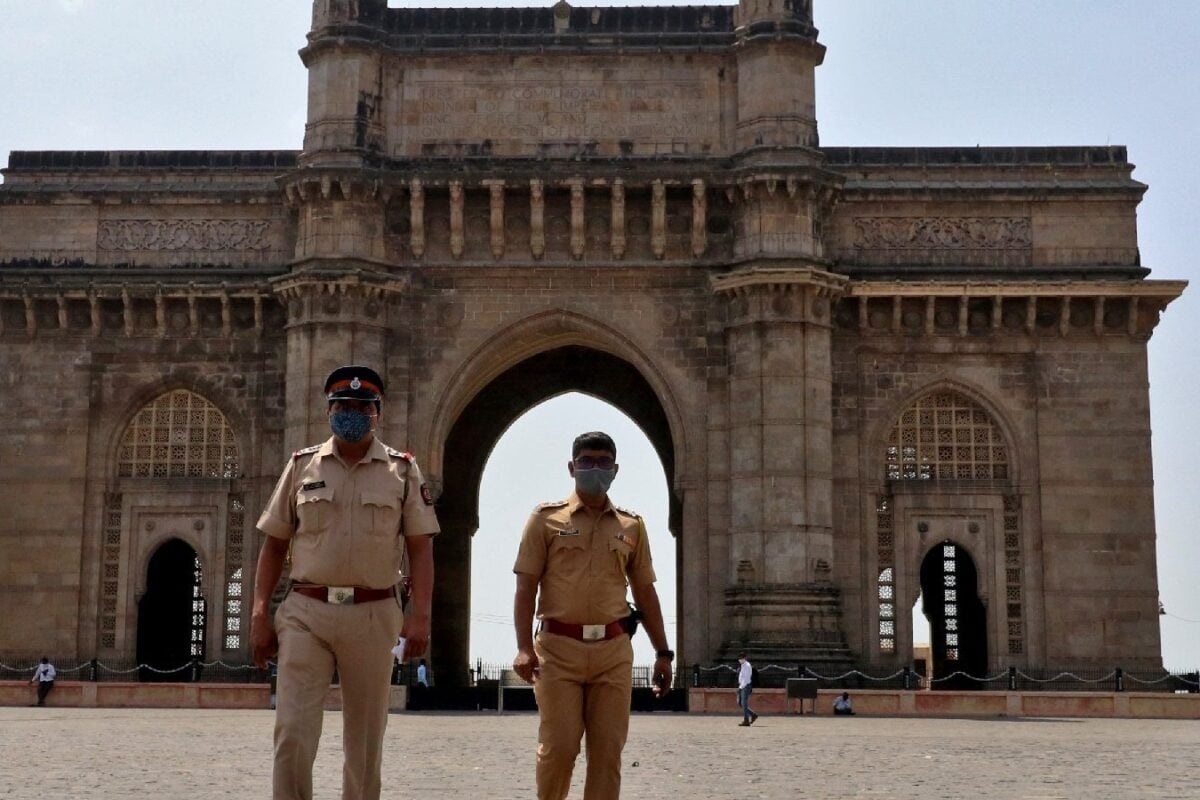 Mumbai Police Detains Elderly Man For Hours On Drunk Driving Suspicion, Later Discovers He Suffered A Stroke