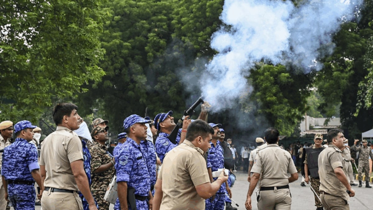சன்சாத் சாலோ பேரணியில் அதிகப்படியான பலம் பயன்படுத்தவில்லை: டெல்லி போலீஸ்