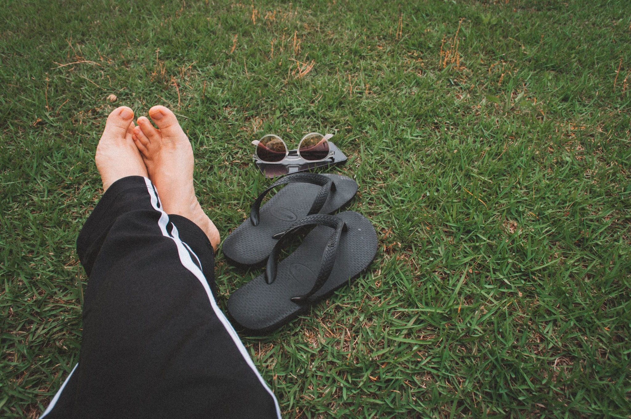 Let Your Feet BreatheOnce you're home, remove your shoes and allow your feet to air out. This helps reduce moisture buildup and keeps them feeling fresh. Let Your Feet BreatheOnce you're home, remove your shoes and allow your feet to air out. This helps reduce moisture buildup and keeps them feeling fresh.