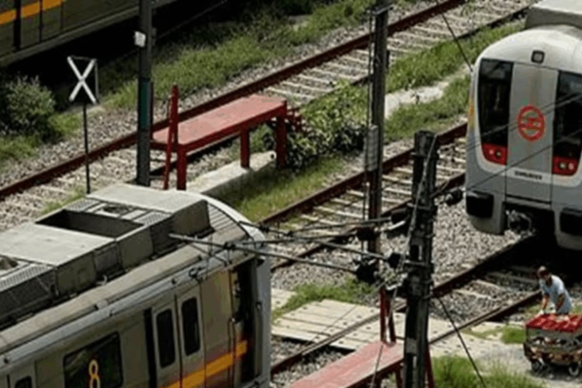 Delhi Metro Pulls Off Rare Feat Over NH-9 Without Stopping Traffic; Here's Why It Matters