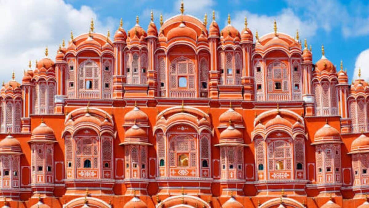 Why Does Jaipur's Hawa Mahal Have Exactly 953 Tiny Windows? The Story Behind Rajasthan's 'Palace Of Winds'