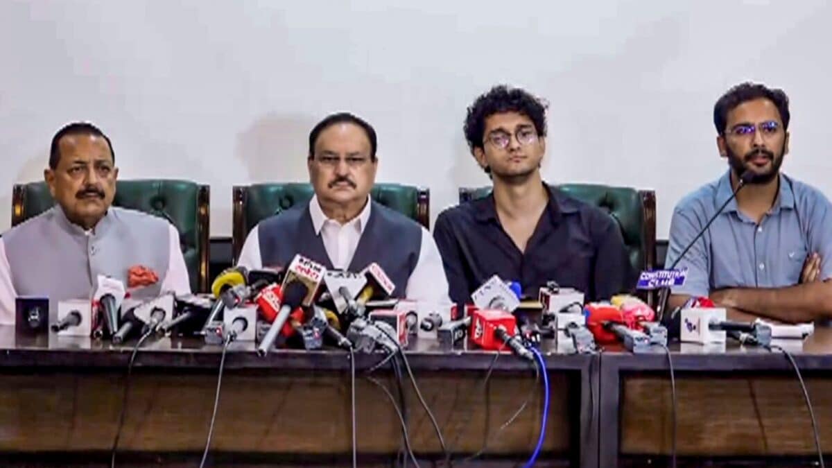 CJP ends 49-day NEET protest after Centre accepts demands