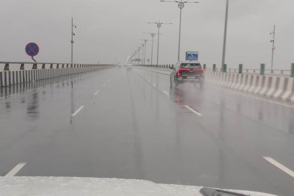 Why Do Cars Sway On Bridges During Strong Winds And Rain? Safety Tips For Drivers